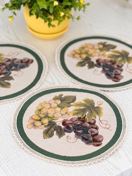 Tapestry placemat with lace ROUND044VE-20D