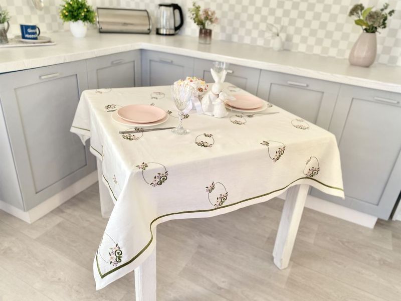 Скатертина вишивана великодня SKVV038B SKVV038B-136 фото