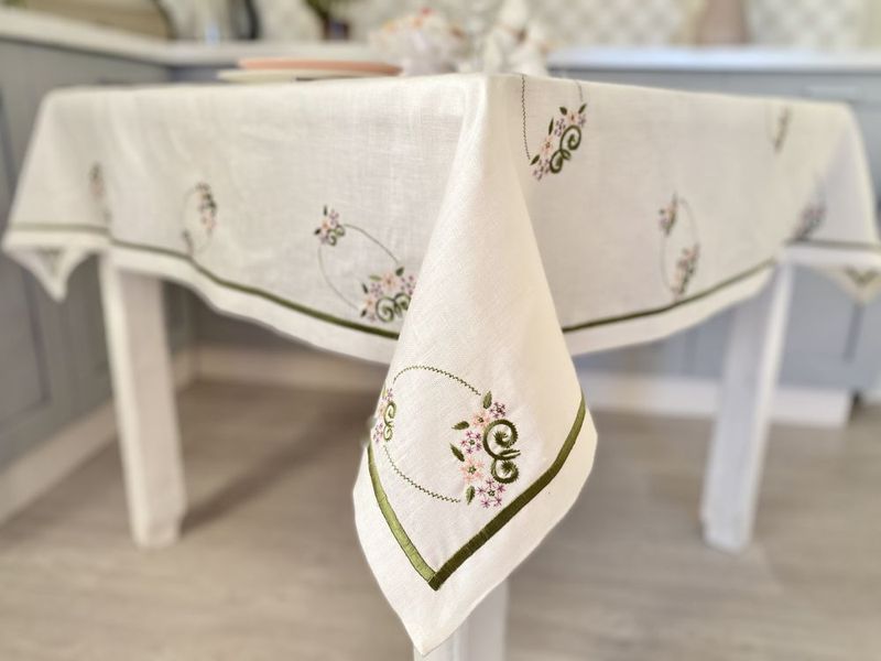 Скатертина вишивана великодня SKVV038B SKVV038B-136 фото