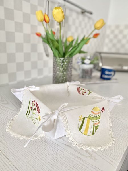 Embroidered napkin in a bread box SRVV03, 35x35, Easter, Embroidery, 100% linen