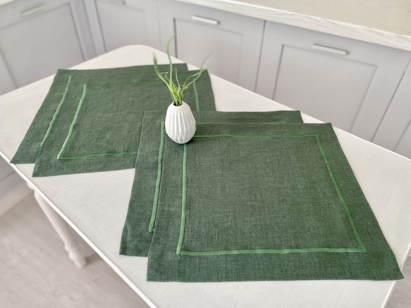 Linen placemat SRLB44, 40x40, Square, Monochrome, Embroidery, 100% linen