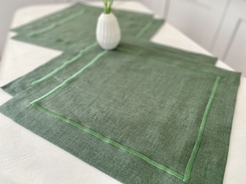 Linen placemat SRLB44, 40x40, Square, Monochrome, Embroidery, 100% linen