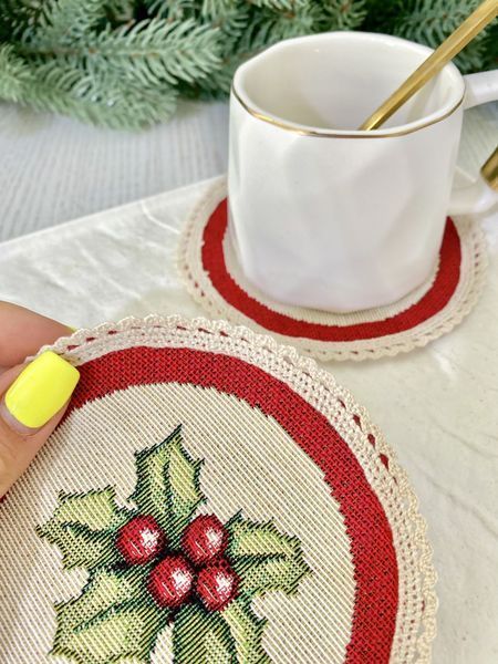 Tapestry placemat with lace ROUND010M-10D Bells & Garlands