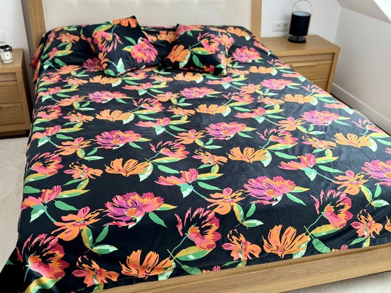 Покривало оксамитове BLACK+2 наволочки (200x240+2*45x45) PK-BLACK фото