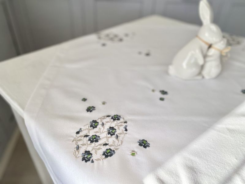 Embroidered Easter tablecloth SKVV04, 85x85, Square, Easter, Embroidery, 70% cotton, 30% polyester