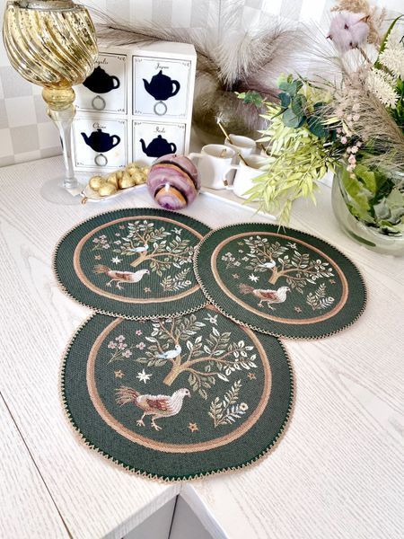 Tapestry placemat with lace ROUND1342VEO-25D, &Oslash;25, 25, 25, Round, With animals, Without lurex, 75% polyester, 22% cotton, 3% acrylic, Tapestry
